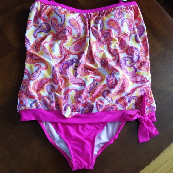 Two Piece Swimsuit - Picture 4 of 8